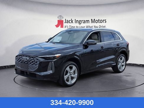 New 2025 Audi Q5 Premium Plus image 1