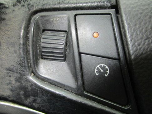 Used 2014 Chevrolet Captiva Sport LT w/ Convenience Package image 32