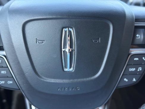 Used 2019 Lincoln Nautilus Select AWD/4WD image 12
