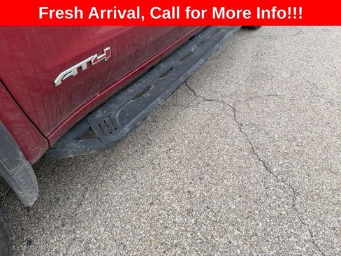 Used 2025 GMC Sierra 1500 AT4 w/ AT4 Premium Package AWD/4WD image 13