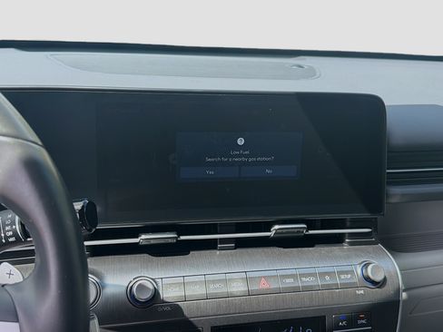 Used 2024 Hyundai Kona SEL w/ Convenience Package FWD image 10