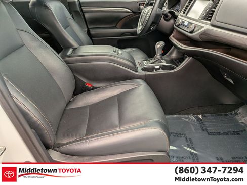 Used 2019 Toyota Highlander Limited AWD/4WD image 38
