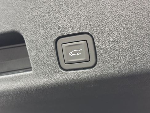 New 2026 GMC Acadia Denali w/ Super Cruise Package FWD image 15