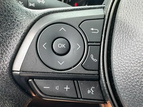 Used 2025 Toyota RAV4 XLE AWD/4WD image 20