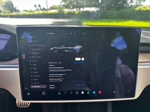 Used 2022 Tesla Model S AWD/4WD image 25