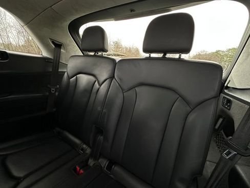 Used 2017 Audi Q7 3.0T Prestige image 30