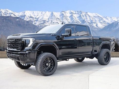 Used 2025 GMC Sierra 3500 AT4 w/ AT4 Premium Plus Package AWD/4WD image 2