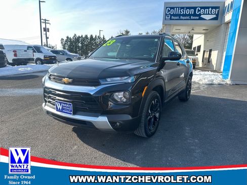 Used 2023 Chevrolet TrailBlazer LT image 2