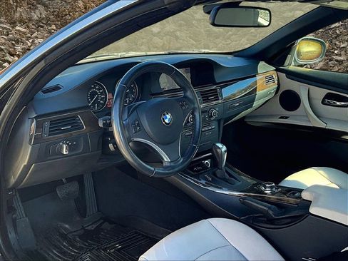 Used 2013 BMW 328i Convertible image 10