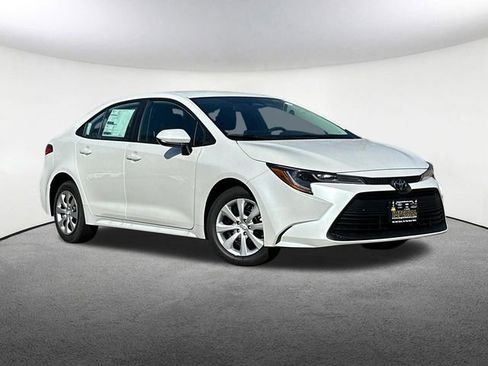 New 2026 Toyota Corolla LE image 2