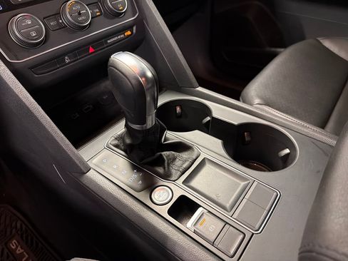 Used 2019 Volkswagen Atlas SE FWD image 35