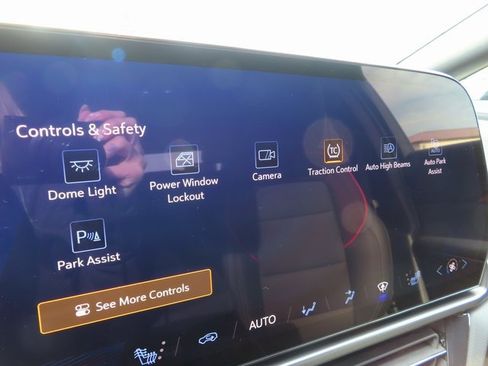 Certified 2024 Chevrolet Equinox EV RS image 23