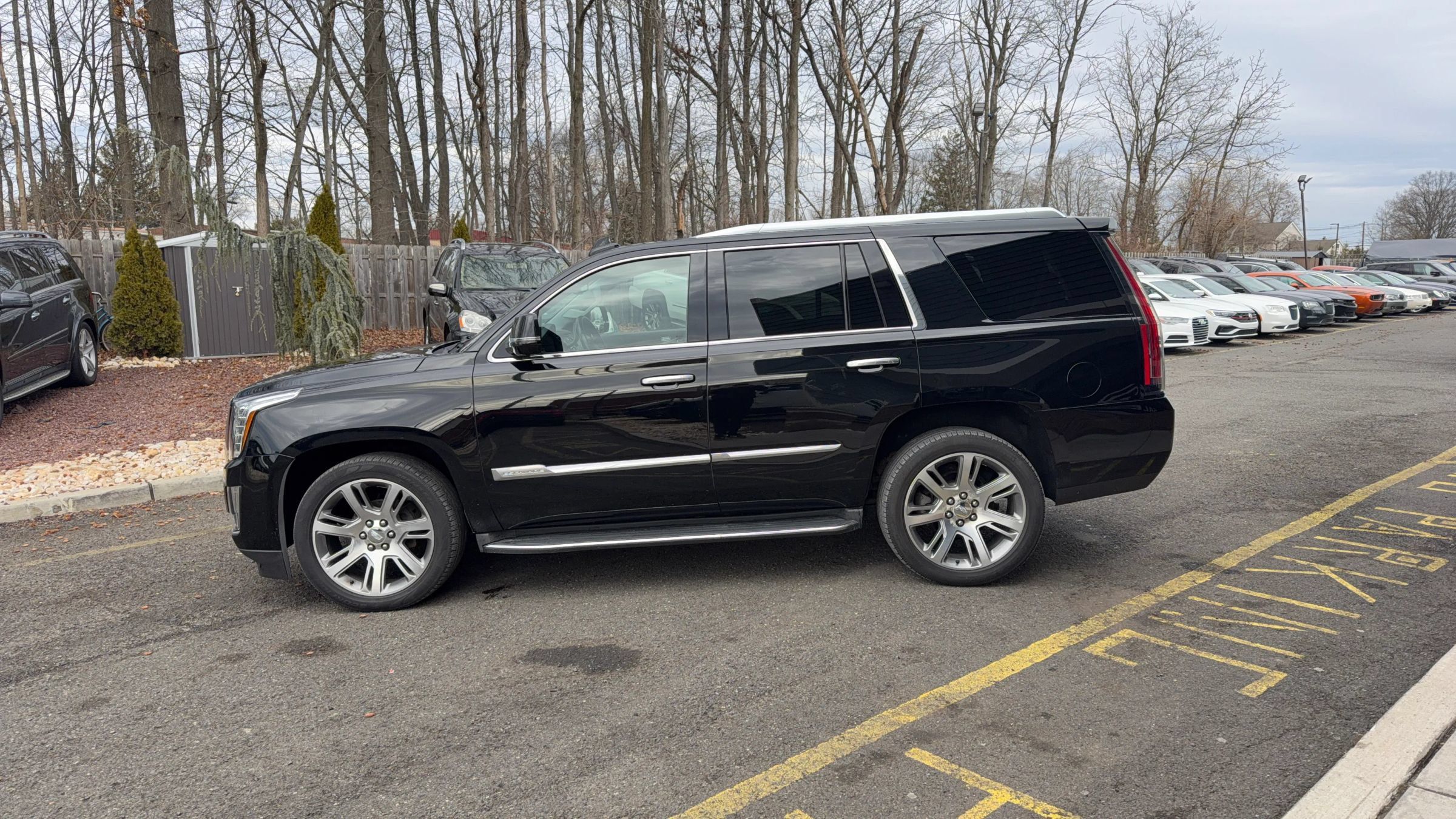 Used 2016 Cadillac Escalade Luxury AWD/4WD image 8