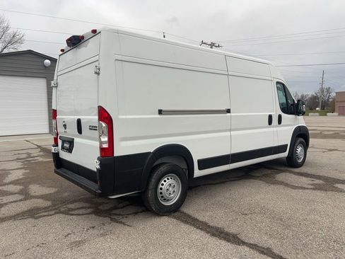 Used 2025 RAM ProMaster 2500 w/ Safety Group image 5