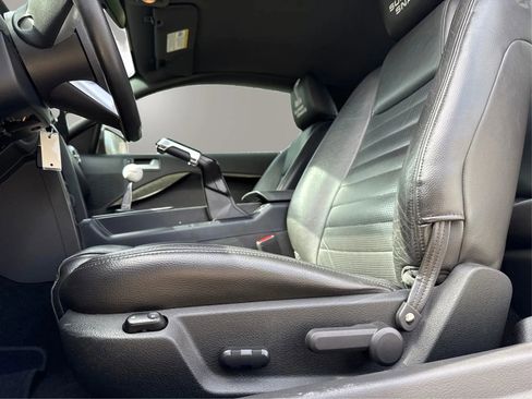 Used 2006 Ford Mustang GT Premium image 20