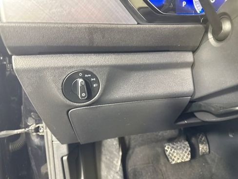 Used 2023 Volkswagen Jetta SE image 19