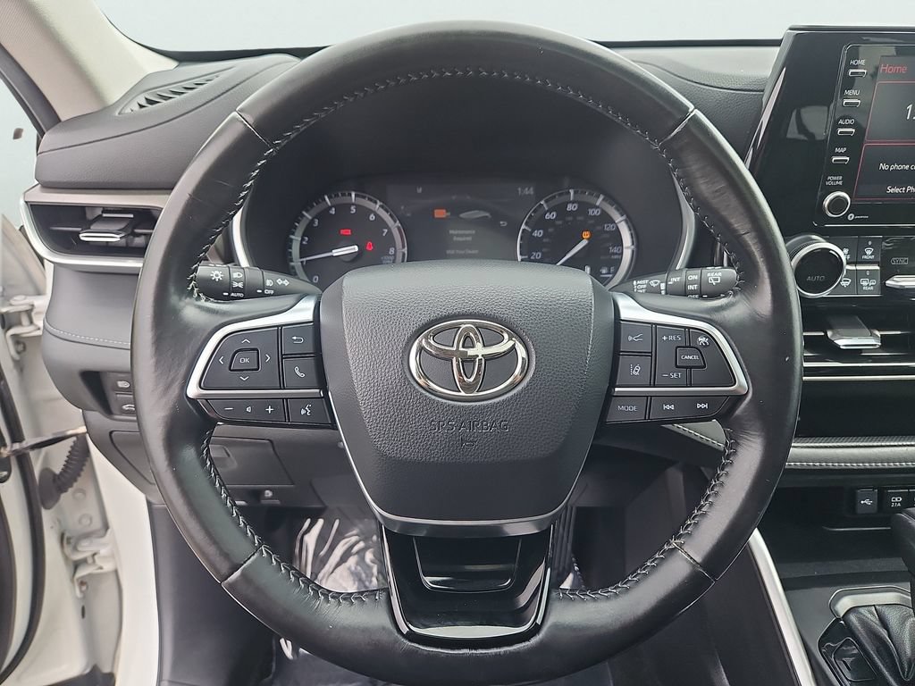 Used 2021 Toyota Highlander XLE AWD/4WD image 28