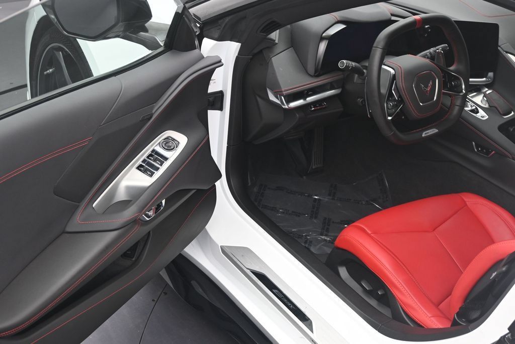 Used 2025 Chevrolet Corvette E-Ray AWD/4WD image 10