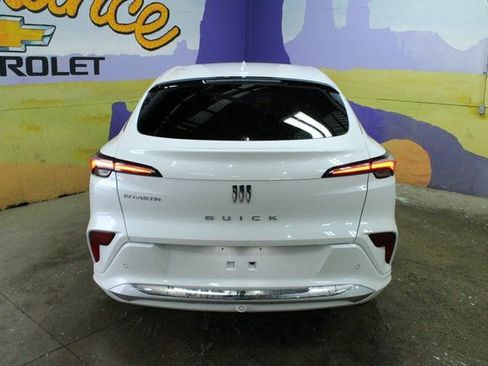 Used 2025 Buick Envista Sport Touring FWD image 4