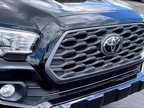 Used 2022 Toyota Tacoma TRD Sport AWD/4WD image 30