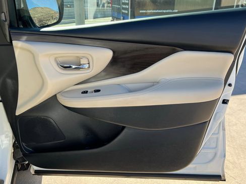 Used 2021 Nissan Murano Platinum w/ Cargo Package image 23