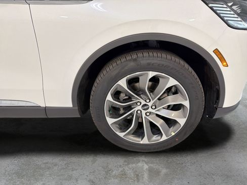 New 2026 Lincoln Aviator AWD image 30
