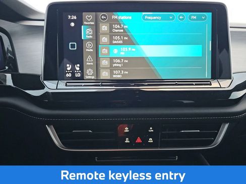 Used 2025 Volkswagen Atlas Cross Sport SE FWD image 12