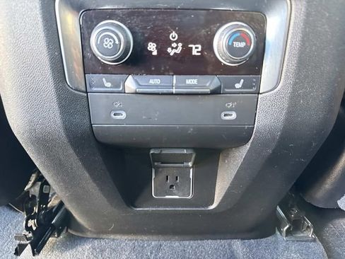 Used 2021 Chevrolet Tahoe High Country w/ Premium Package image 12