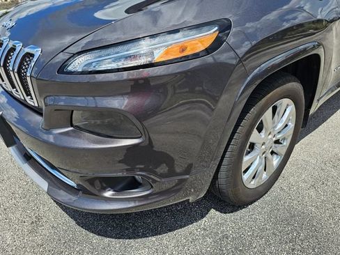 Used 2018 Jeep Cherokee Overland w/ Technology Group AWD/4WD image 15