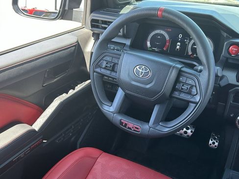 Used 2025 Toyota Tacoma TRD Pro AWD/4WD image 18