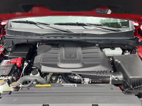 Used 2024 Nissan Titan SV w/ SV Convenience Package image 11
