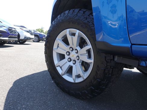 Used 2021 Chevrolet Colorado LT w/ Safety Package RWD image 9