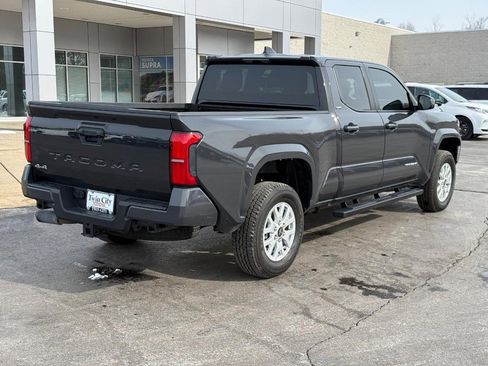 Used 2025 Toyota Tacoma SR5 image 3