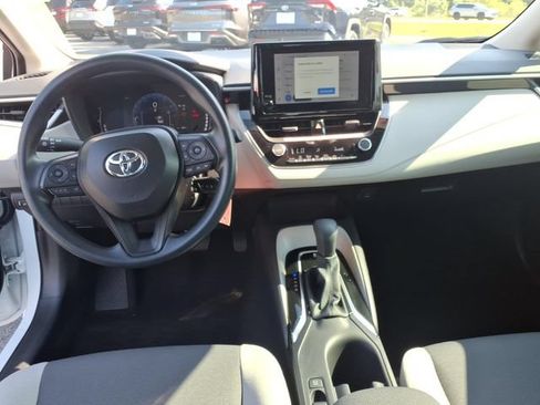 Used 2026 Toyota Corolla LE FWD image 9