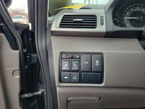 Used 2016 Honda Odyssey Touring Elite image 20