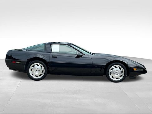 Used 1995 Chevrolet Corvette Coupe RWD image 4