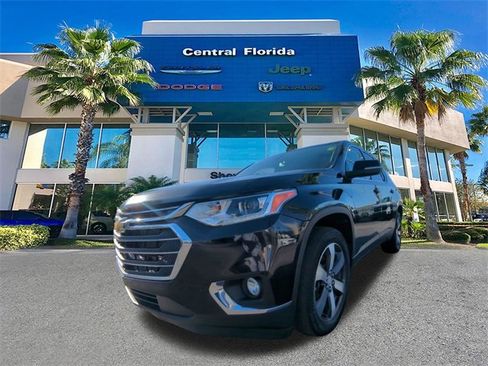Used 2021 Chevrolet Traverse LT w/ LT Premium Package image 9