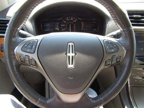 Used 2013 Lincoln MKX AWD image 20