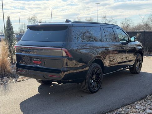 New 2026 Lincoln Navigator L Reserve w/ Jet Appearance Package image 5