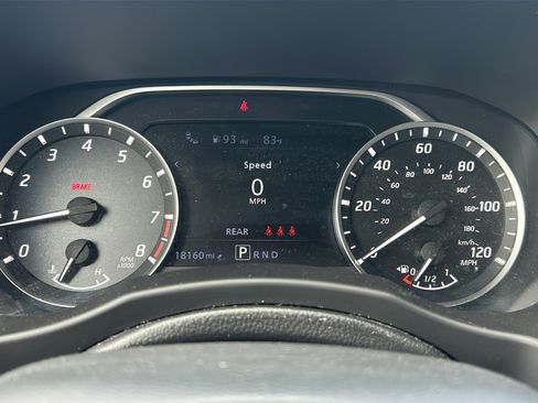 Used 2025 Nissan Frontier SV w/ SV Convenience Package RWD image 23