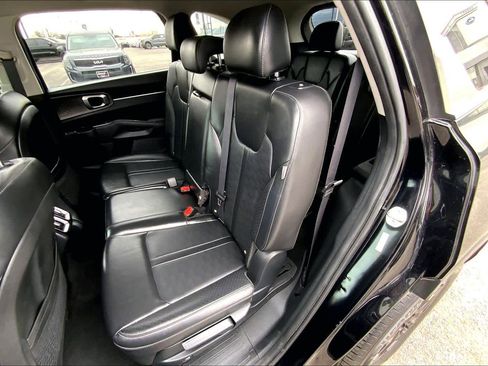 Used 2024 Kia Sorento S image 18