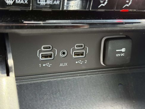 Certified 2025 Jeep Grand Cherokee Altitude AWD/4WD image 28
