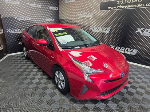 Used 2017 Toyota Prius Three FWD image 8