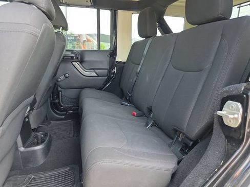 Used 2016 Jeep Wrangler Unlimited Sport w/ Max Tow Package AWD/4WD image 12
