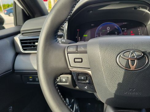 Used 2026 Toyota Camry SE FWD image 18