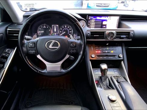Used 2017 Lexus IS 200t image 5