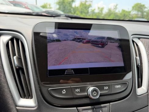 Used 2024 Chevrolet Malibu LT FWD image 18