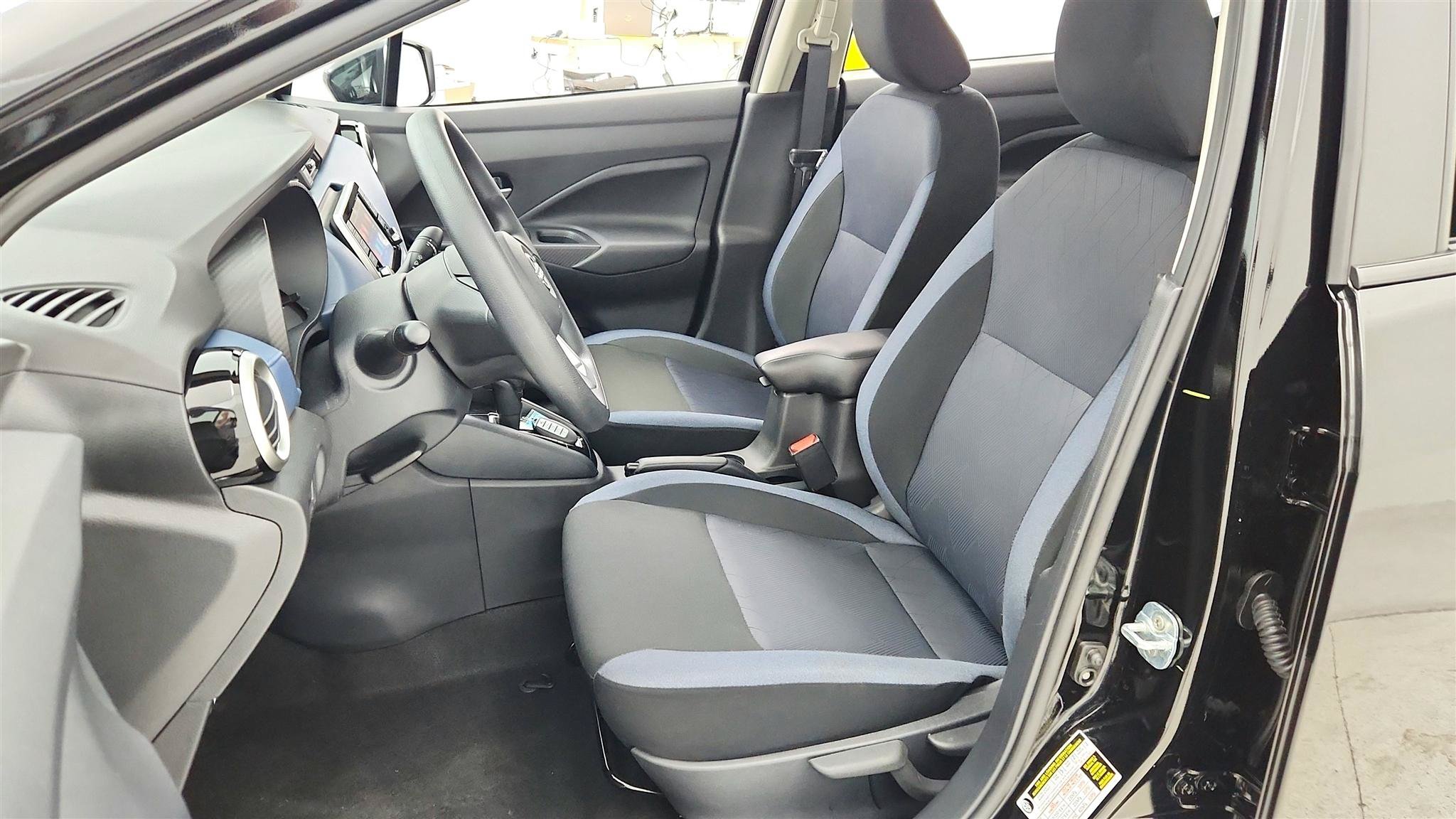Used 2025 Nissan Versa SV w/ Trunk Package FWD image 10
