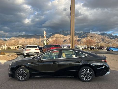 Used 2025 Hyundai Sonata Limited image 8