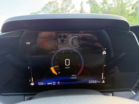Used 2025 Chevrolet TrailBlazer LT AWD/4WD image 11